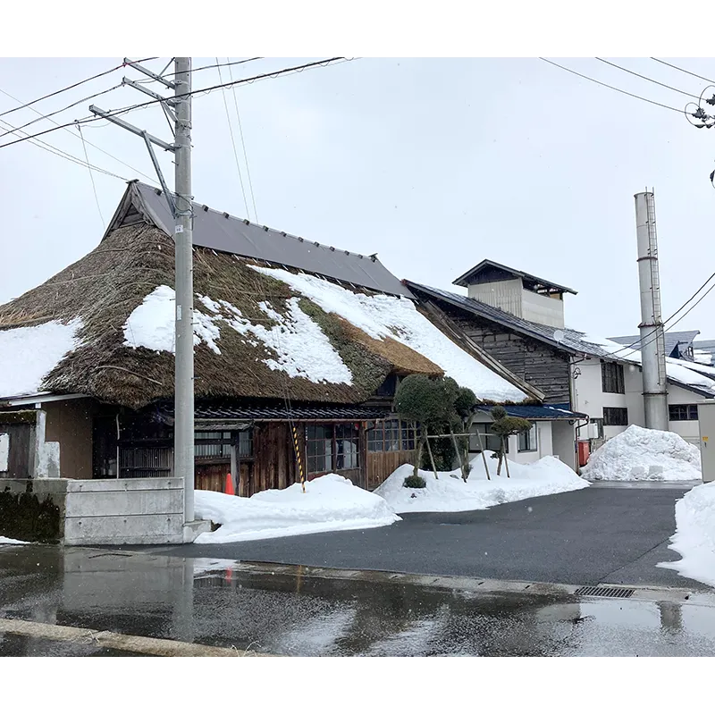 
                  
                    Waga'uji Junmai Daiginjo Sen'ei Karakuchi (72 cl)
                  
                